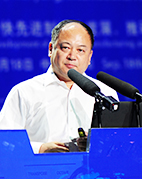 菲尼克斯（ 中國(guó)）投資有限公司戰(zhàn)略運(yùn)作總監(jiān)，菲尼克斯智能戰(zhàn)略推進(jìn)聯(lián)盟秘書(shū)長(zhǎng)楊斌